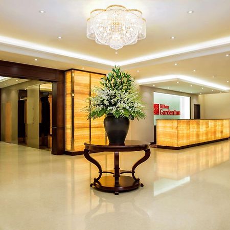 Hilton Garden Inn Ханой Экстерьер фото