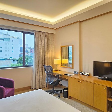 Hilton Garden Inn Ханой Экстерьер фото