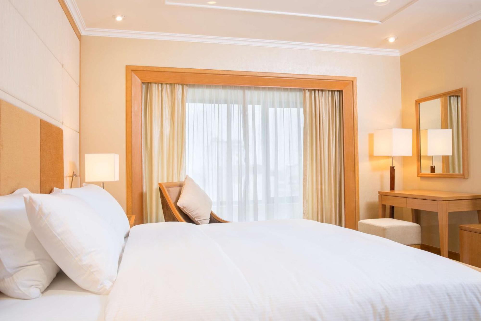 Hilton Garden Inn Ханой Экстерьер фото