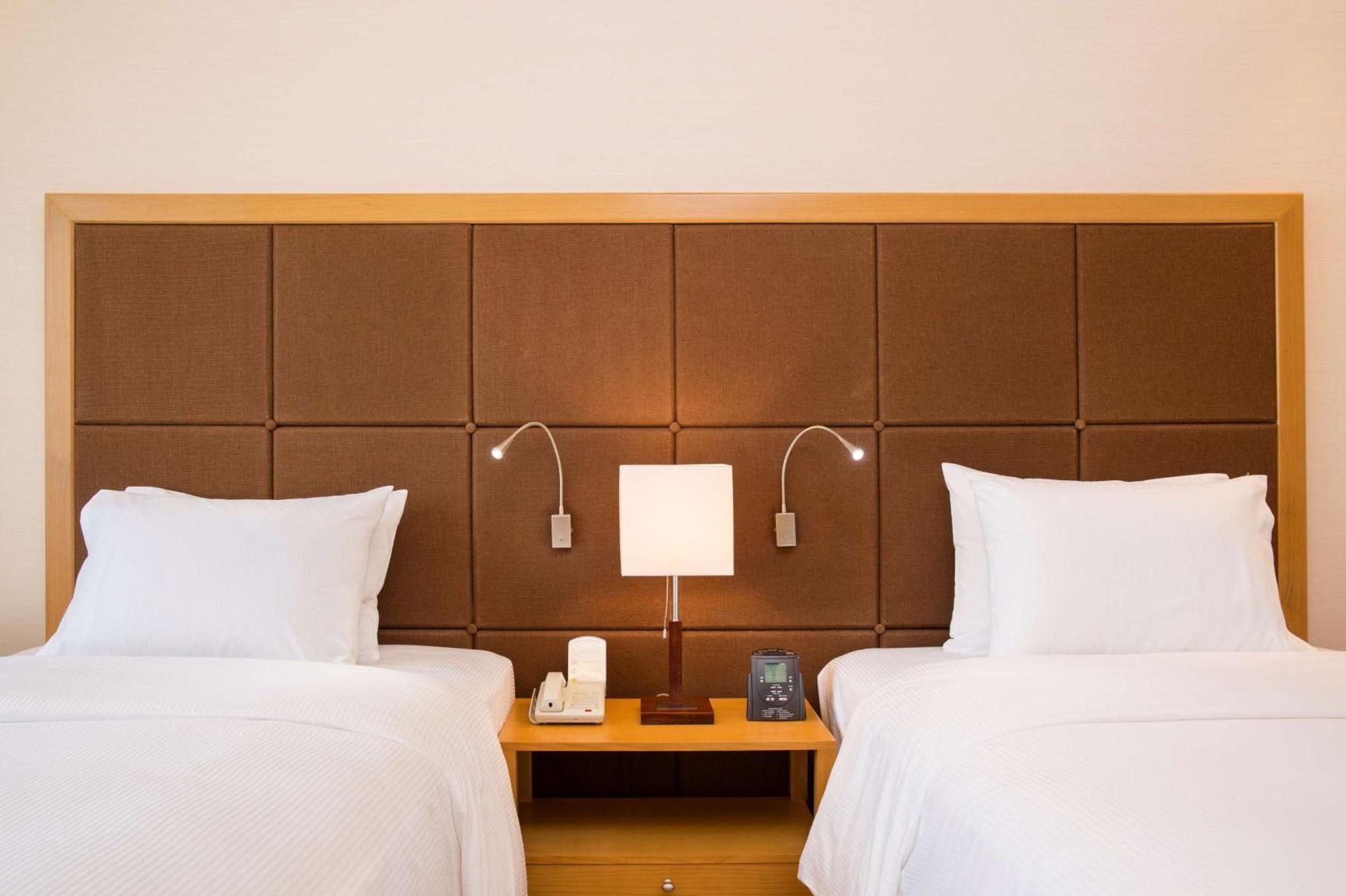 Hilton Garden Inn Ханой Экстерьер фото